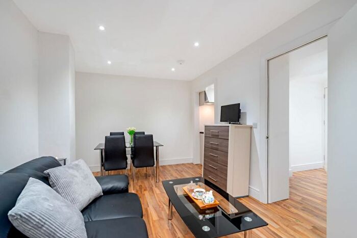 1 Bedroom Studio To Rent In - Saint James's Road, London, United Kingdom, Jx, London, SE1