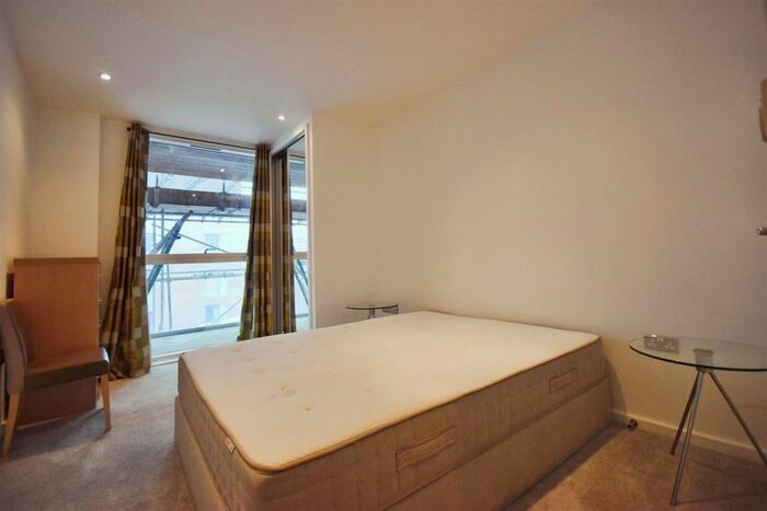 2 Bedroom Flat To Rent In High Street, Brentford, TW8