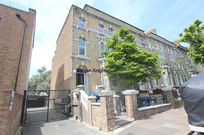 3 Bedroom Flat For Sale In Alfred Road, Acton, W3