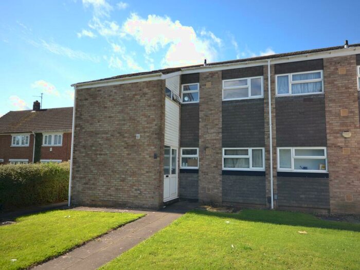 1 Bedroom Flat To Rent In Castle Avenue, Northampton, NN5