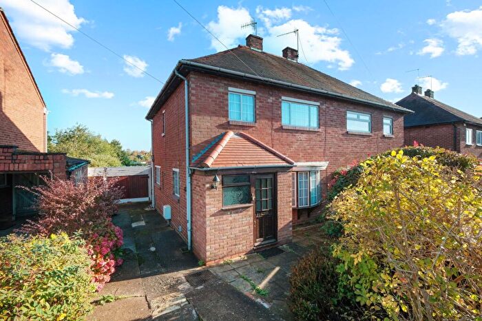 3 Bedroom Semi-Detached House For Sale In Housman Close, Bromsgrove, B60