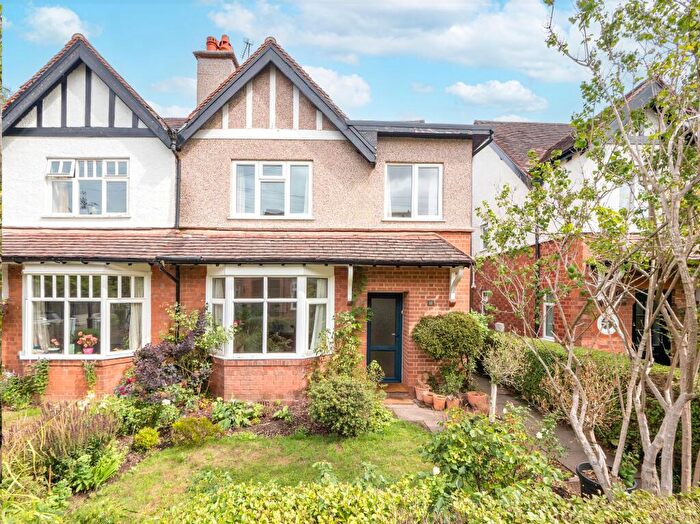 3 Bedroom Semi Detached House For Sale In Avenue Road, Kenilworth, CV8