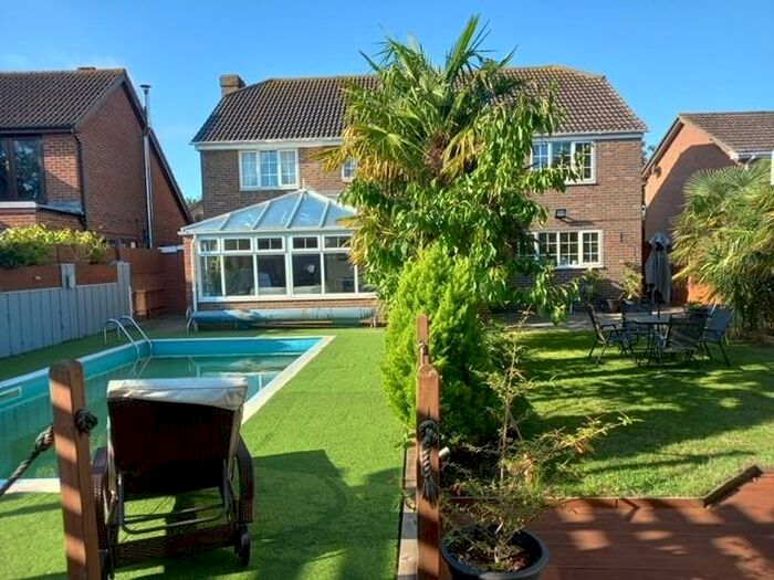 5 Bedroom House To Rent In St Davids Close, Eastbourne, BN22