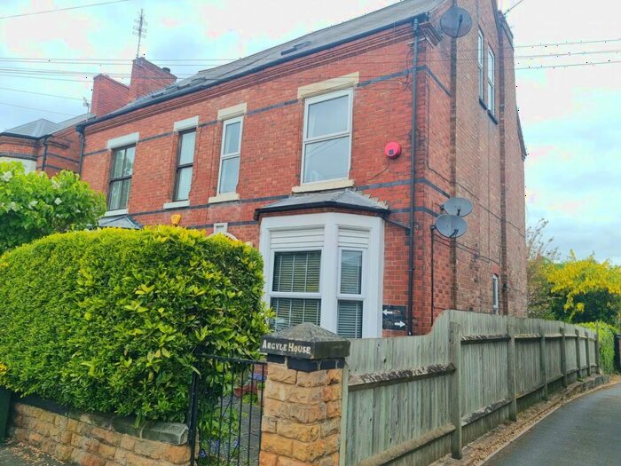 2 Bedroom Maisonette To Rent In Trent Boulevard, West Bridgford, Nottingham, NG2