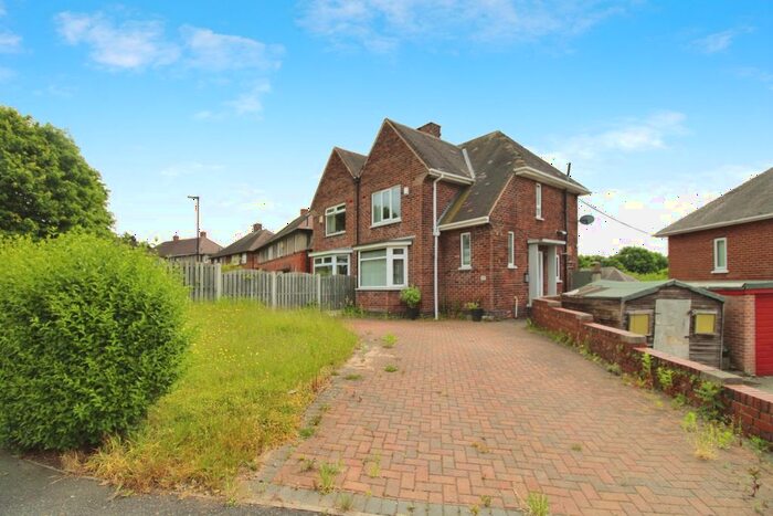 2 Bedroom Semi-Detached House To Rent In Colley Crescent, Sheffield, S5