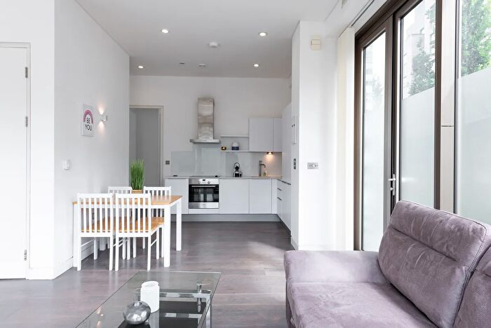 1 Bedroom Flat To Rent In Grange Gardens, Haven Way, SE1