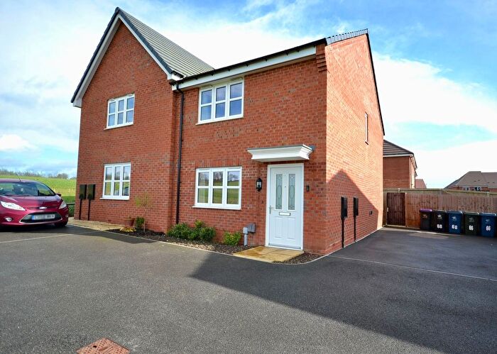 3 Bedroom Semi Detached House For Sale In Buzzard Way, East Leake, LE12