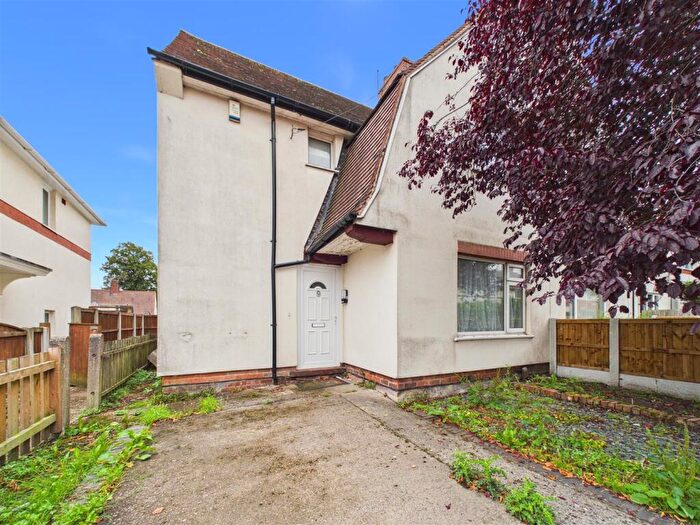 3 Bedroom Semi-Detached House To Rent In Grindon Crescent, Nottingham, NG6
