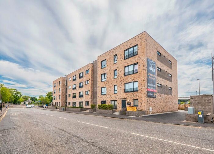 3 Bedroom Flat To Rent In Meadow Place Road, Edinburgh, Midlothian, EH12