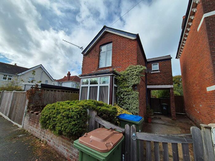 2 Bedroom Detached House To Rent In Vinery Road, Upper Shirley, Southampton, SO16