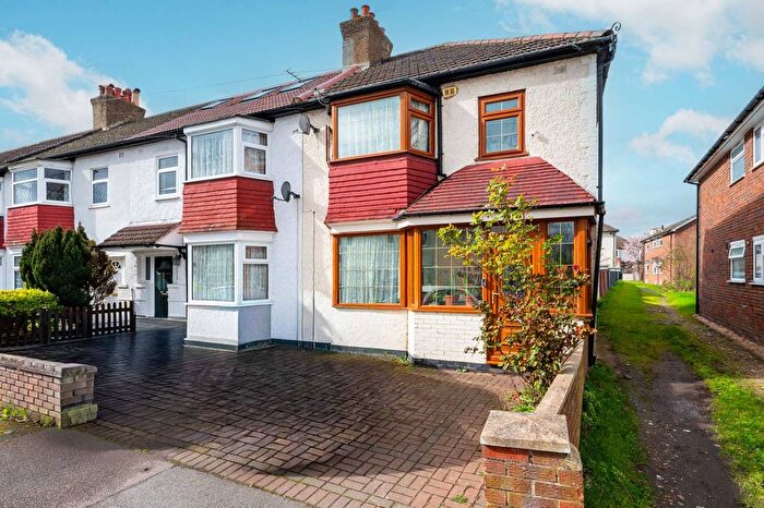 3 Bedroom Semi Detached House For Sale In George Road, New Malden, KT3