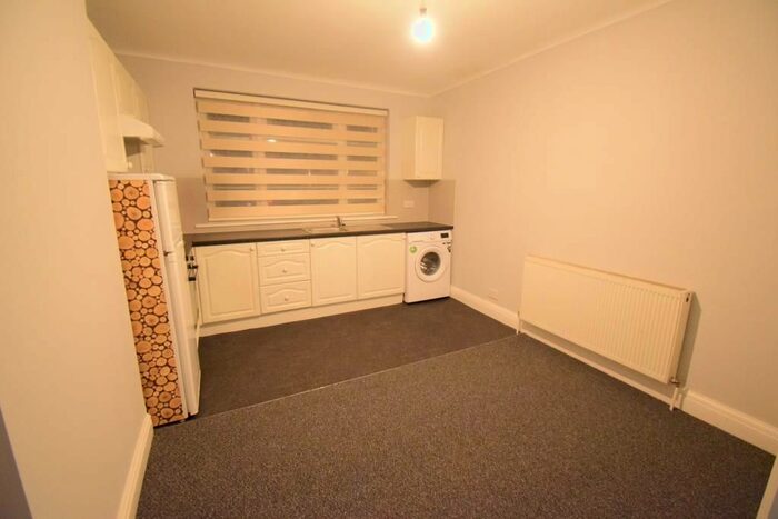 3 Bedroom Flat To Rent In Lemna Court, Lemna Road, London, E11