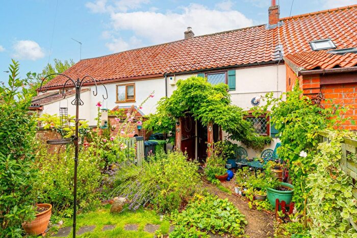 2 Bedroom Cottage For Sale In Thrigby Road, Filby, NR29