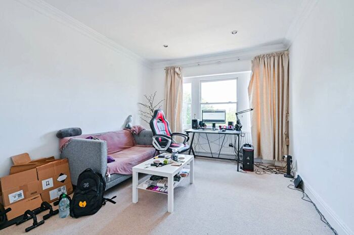 2 Bedroom Flat To Rent In Abbey Road, St John's Wood, London, NW8