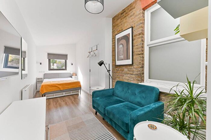 Studio To Rent In Gloster Road, New Malden, KT3