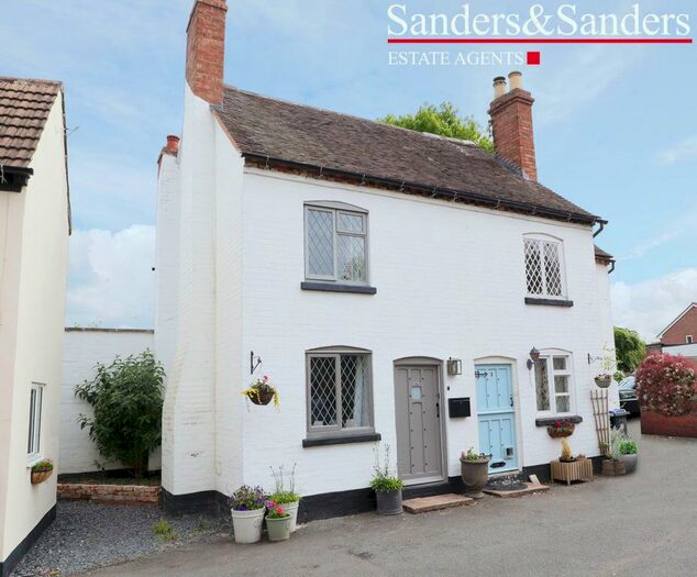 2 Bedroom Semi-Detached House To Rent In Moorfield Road, Alcester, B49