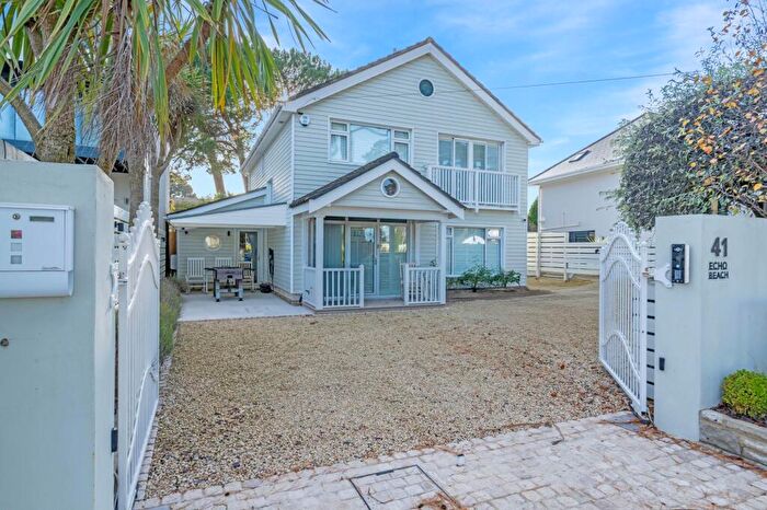 4 Bedroom Detached House To Rent In Panorama Road, Sandbanks, Poole, BH13