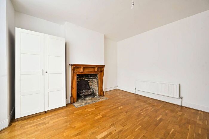 3 Bedroom Terraced House To Rent In Shakespeare Road, Acton, London, W3