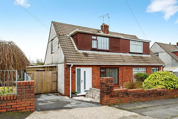 3 Bedroom Semi Detached Bungalow For Sale In Blaencoed Road, Llansamlet, Swansea, SA7