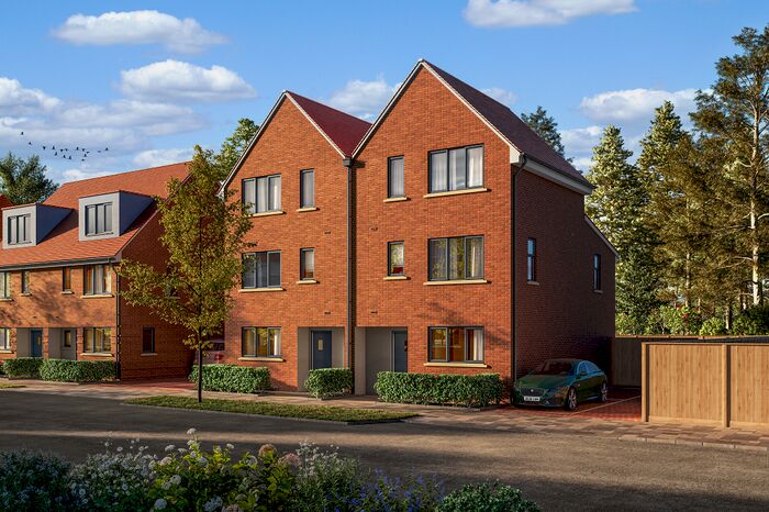 4 Bedroom Town House To Rent In Towpath Crescent, Sheerwater, GU21