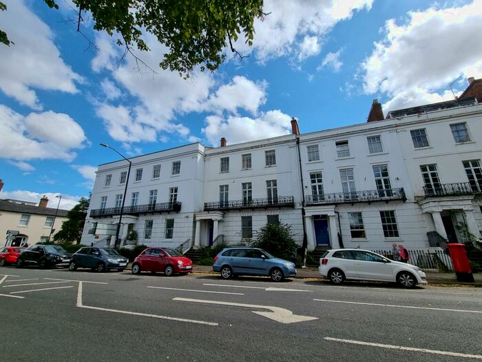 1 Bedroom Flat To Rent In Flat, Clarendon Square, Leamington Spa, CV32