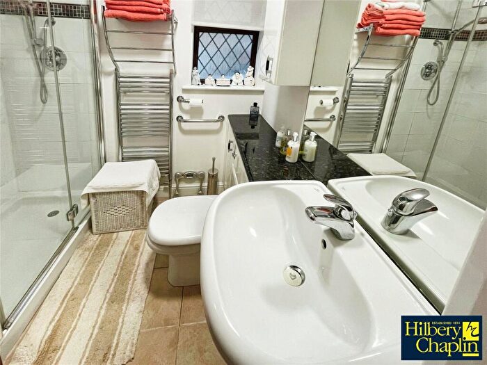 2 Bedroom Bungalow For Sale In Lower Bedfords Road, Collier Row, RM1