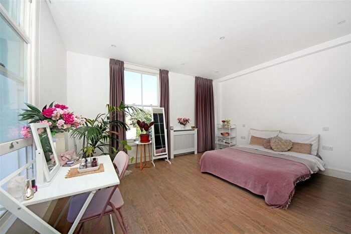 Studio To Rent In Churchfield Road, W3