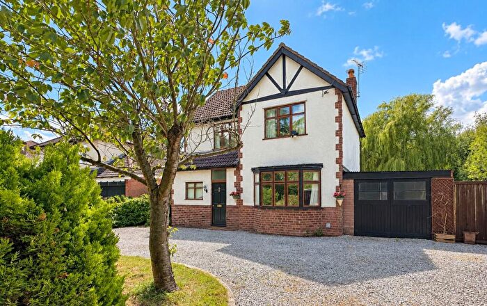 4 Bedroom Detached House For Sale In Chester High Road, Neston, CH64