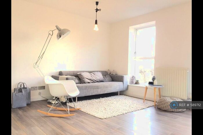 2 Bedroom Flat To Rent In Wesley Avenue, London, E16