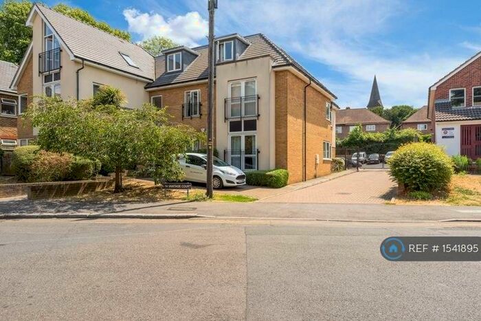 2 Bedroom Flat To Rent In Vantage Court, Sutton, SM1