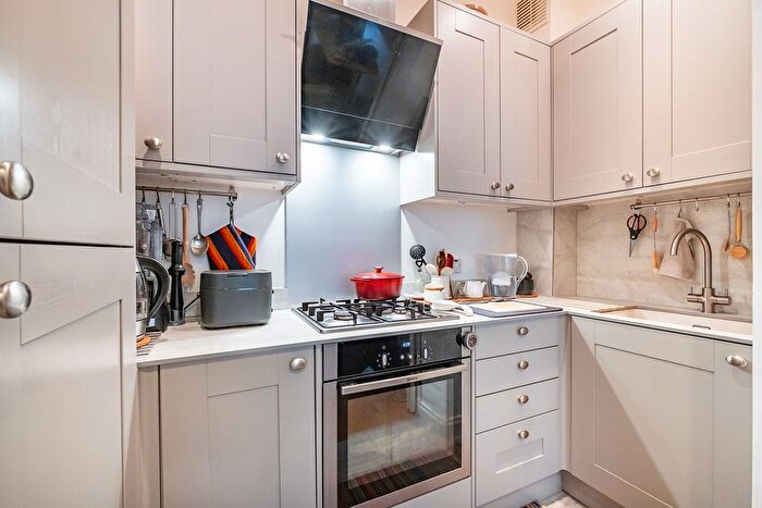 2 Bedroom Flat For Sale In Bravington Road, London, W9