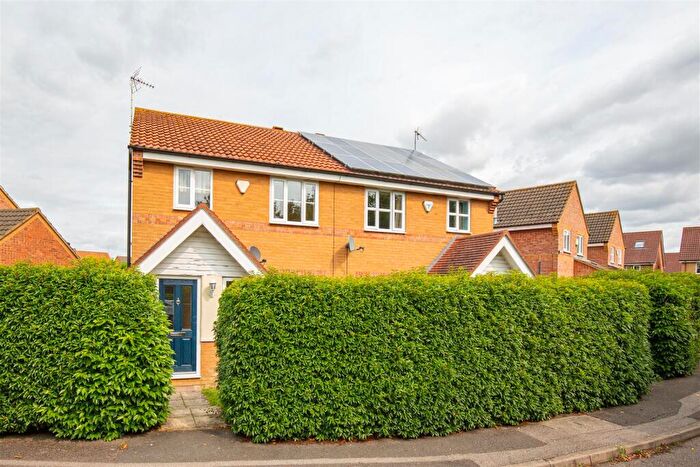 3 Bedroom Semi Detached House To Rent In Stanbrook Place, Monkston, MK10