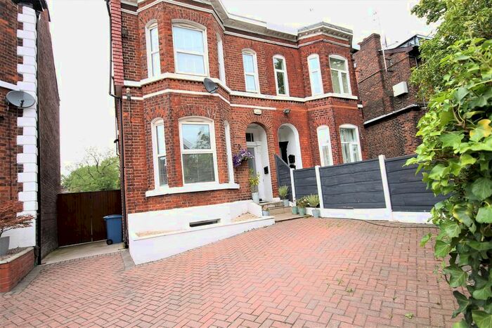 5 Bedroom Semi-Detached House To Rent In Victoria Crescent, Ellesmere Park, Manchester, M30