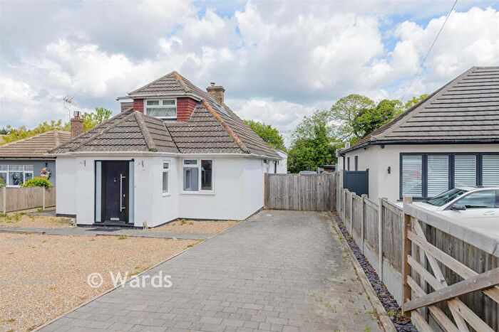 4 Bedroom Chalet For Sale In Walderslade Road, Walderslade, Chatham, Kent, ME5