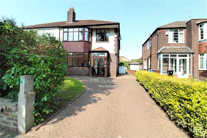 3 Bedroom Semi-Detached House To Rent In Thornhill Road, Heaton Mersey, SK4