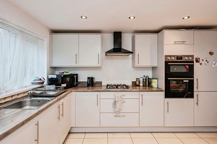 3 Bedroom Terraced House To Rent In Dinas Street, Plasmarl, Swansea, SA6