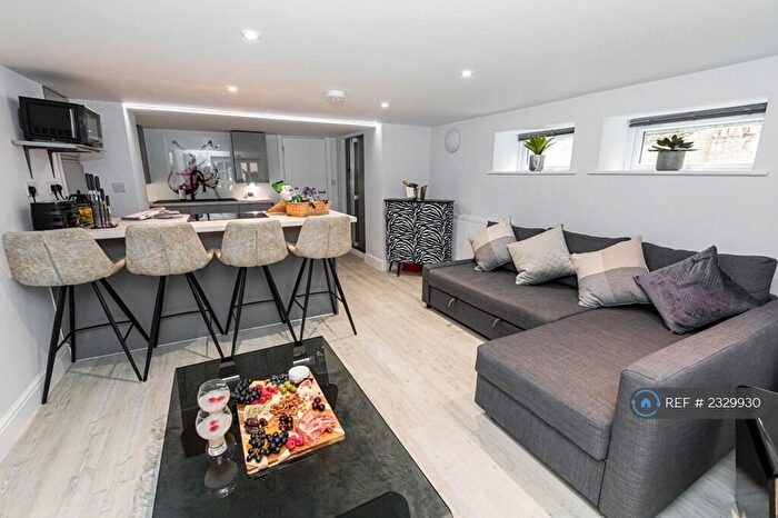 1 Bedroom Flat To Rent In Approach Road, Poole, BH14