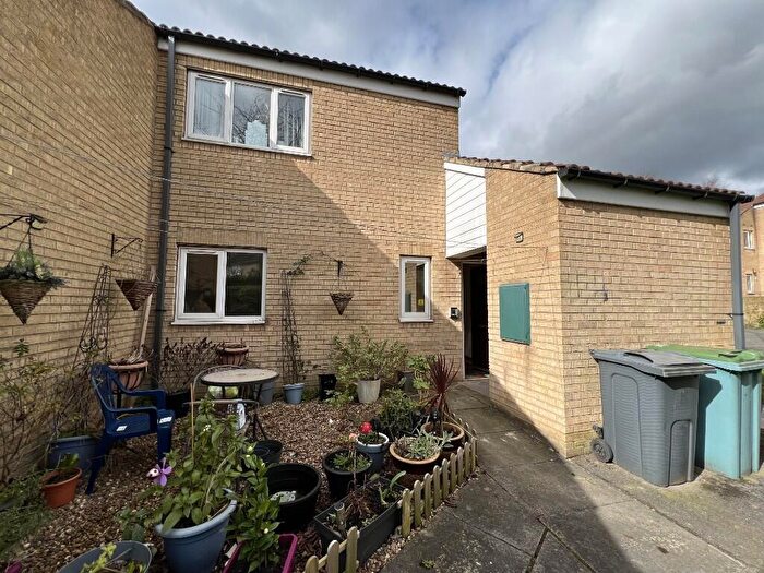 1 Bedroom Flat To Rent In Winterbourne Avenue, LS27