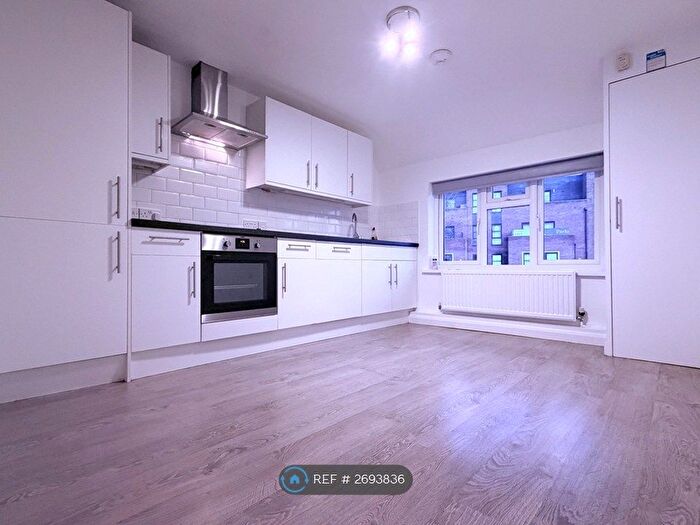 2 Bedroom Maisonette To Rent In St. Albans Road, Watford, WD25