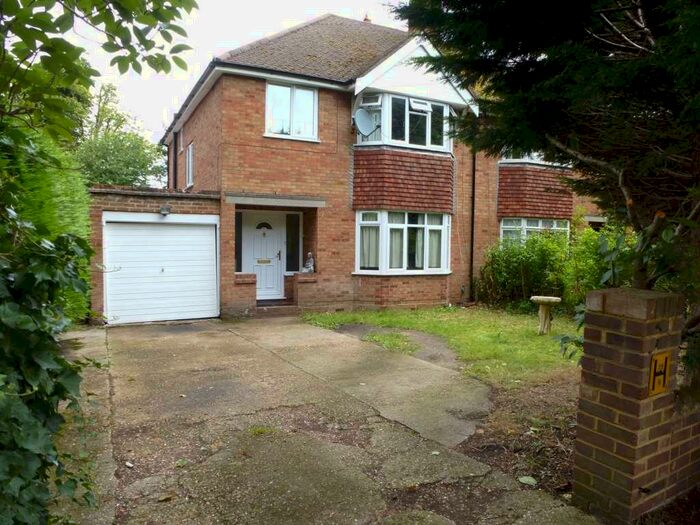 4 Bedroom House To Rent In Christchurch Road, Reading, RG2
