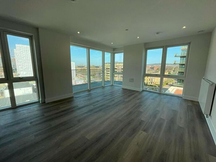 3 Bedroom Flat To Rent In Townsend Road, Blackheath Park, SE3