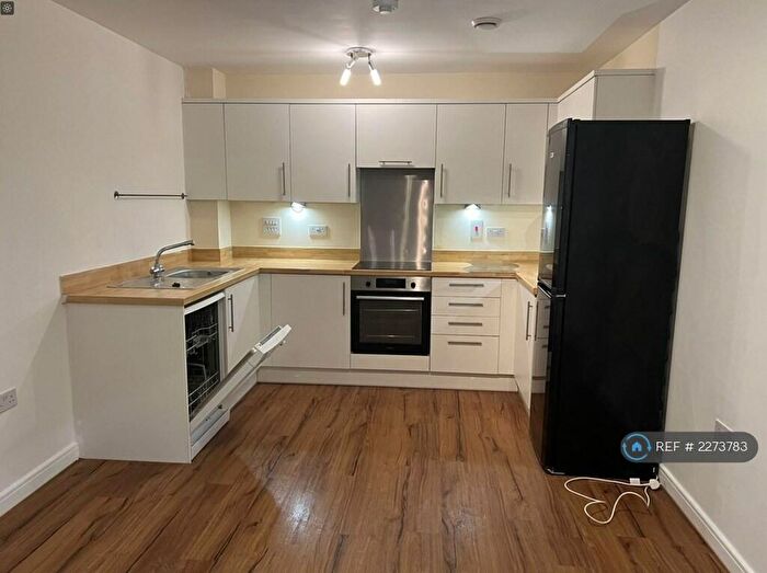 2 Bedroom Flat To Rent In Field House, Morden, SM4