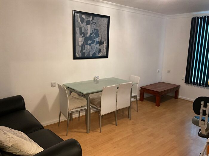 1 Bedroom Flat To Rent In Cable Street, London, E1W