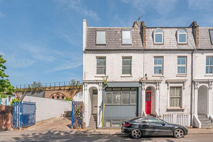 2 Bedroom Flat For Sale In Coldharbour Lane, Brixton, London, SW9