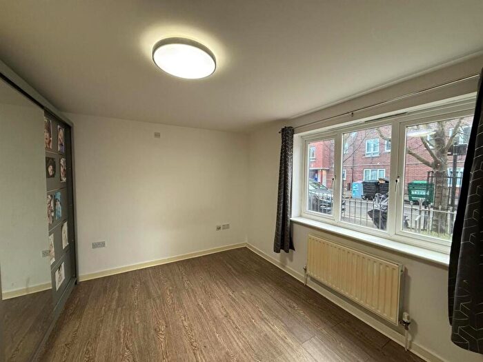 2 Bedroom Flat To Rent In Campion Road, London, E10