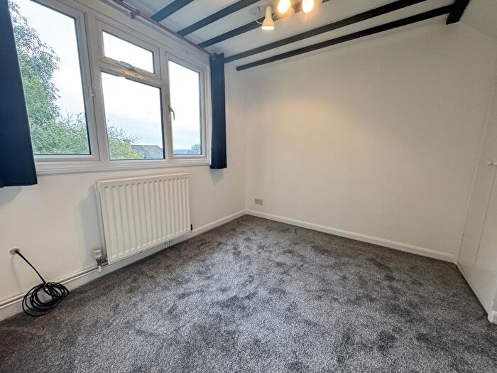 5 Bedroom Semi-Detached House To Rent In Maurice Mount, Hazlemere, Buckinghamshire, HP15