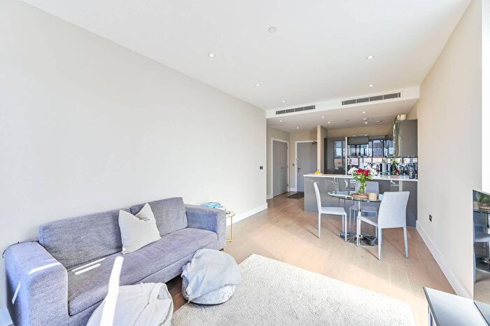 2 Bedroom Flat To Rent In Gwynne Road, Battersea, London, SW11