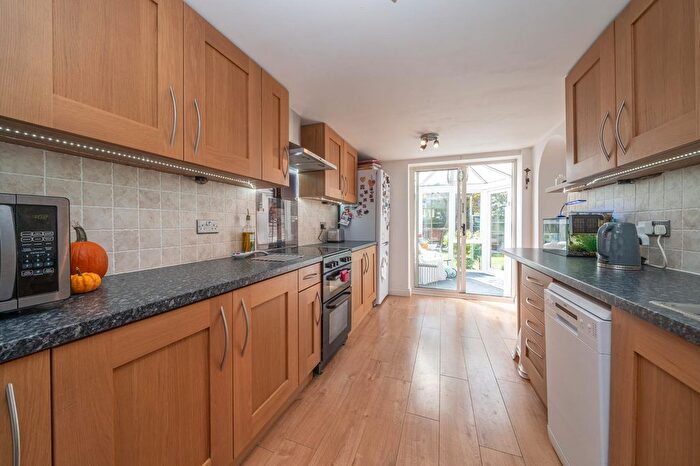 3 Bedroom Terraced House For Sale In Puffin Way, Aylesbury, Buckinghamshire, HP19