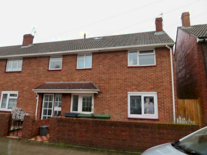 6 Bedroom House To Rent In Sutherland Road, Southsea, PO4