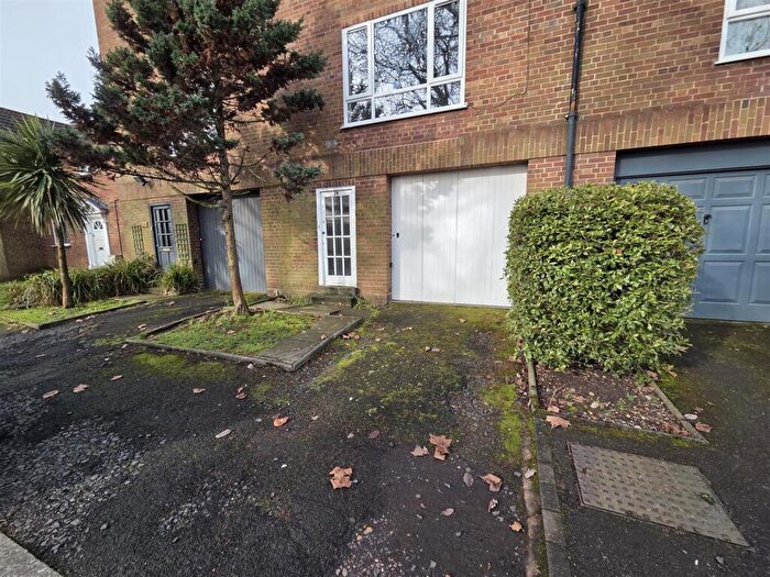 4 Bedroom Terraced House To Rent In East Drive, Birmingham, B5